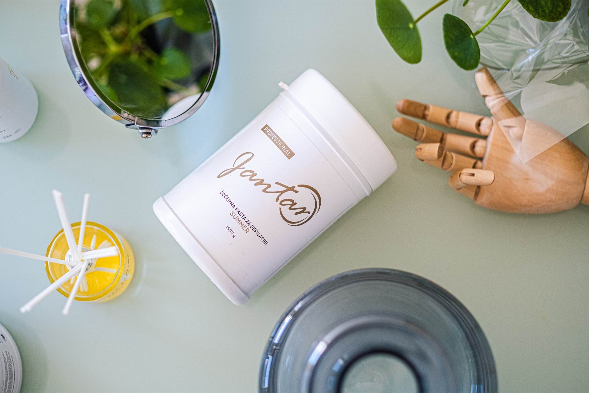 U Zagrebu otvoren “SUGARED BY JANTAR” prvi walk-in salon za “sugaring”