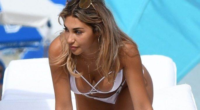 BIEBEROVA BIVŠA SE ŠEPURI NA ODMORU: Kad je vidi, bit će 'Joj'!