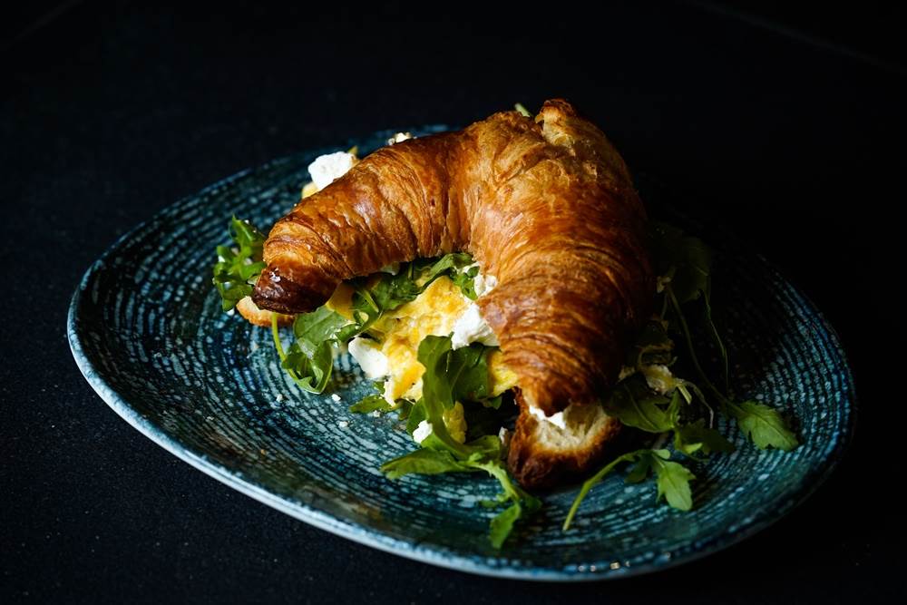 HUGO'S BAR Savršeno mjesto za započeti dan i provesti nezaboravnu večer