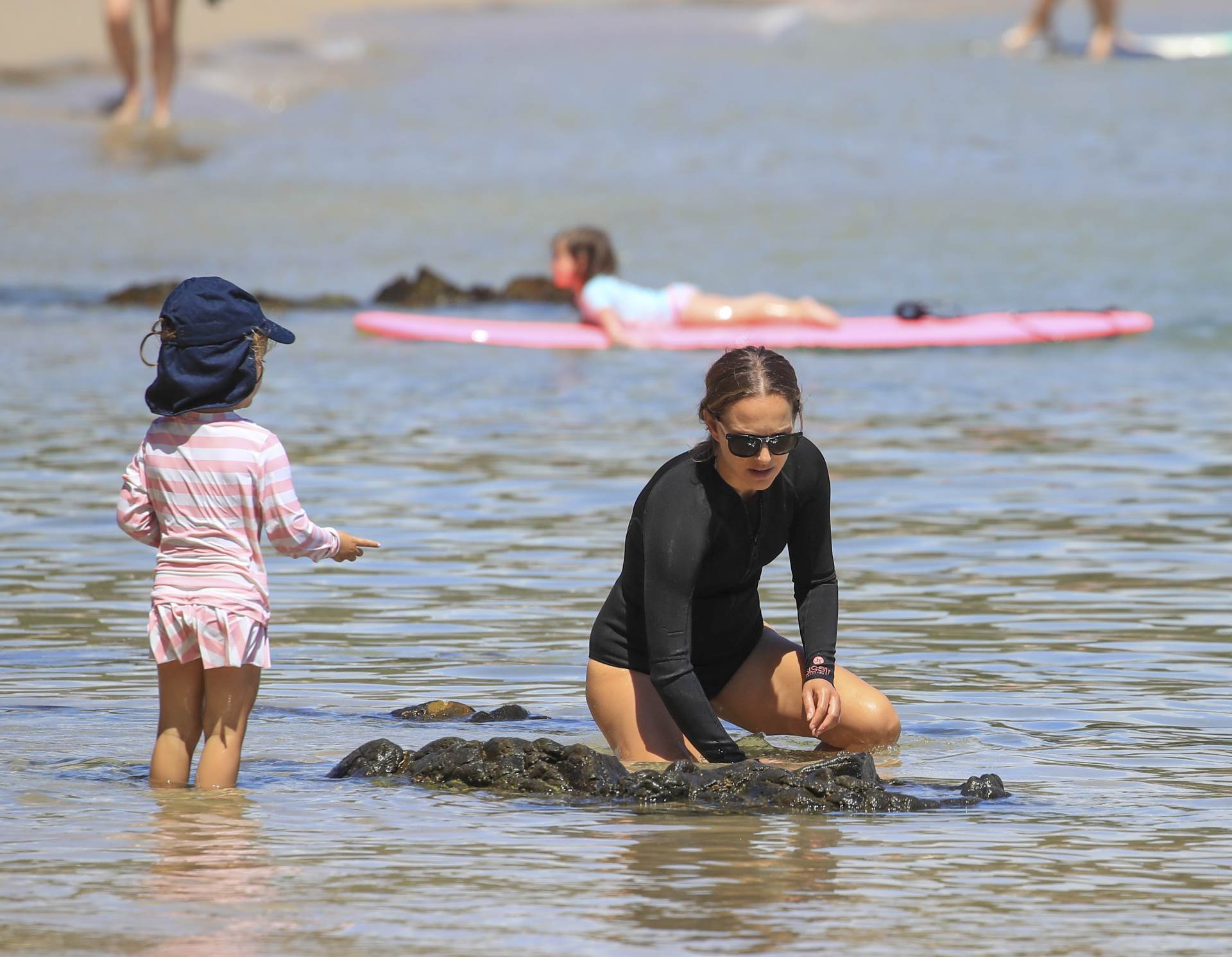 Oskarovka Natalie Portman nije skrivala celulit na plaži