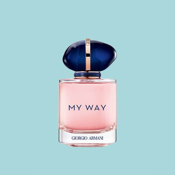 U kategoriji PARFEM / Ženski parfem godine po izboru čitateljica nagradu dobiva: Giorgio Armani My Way