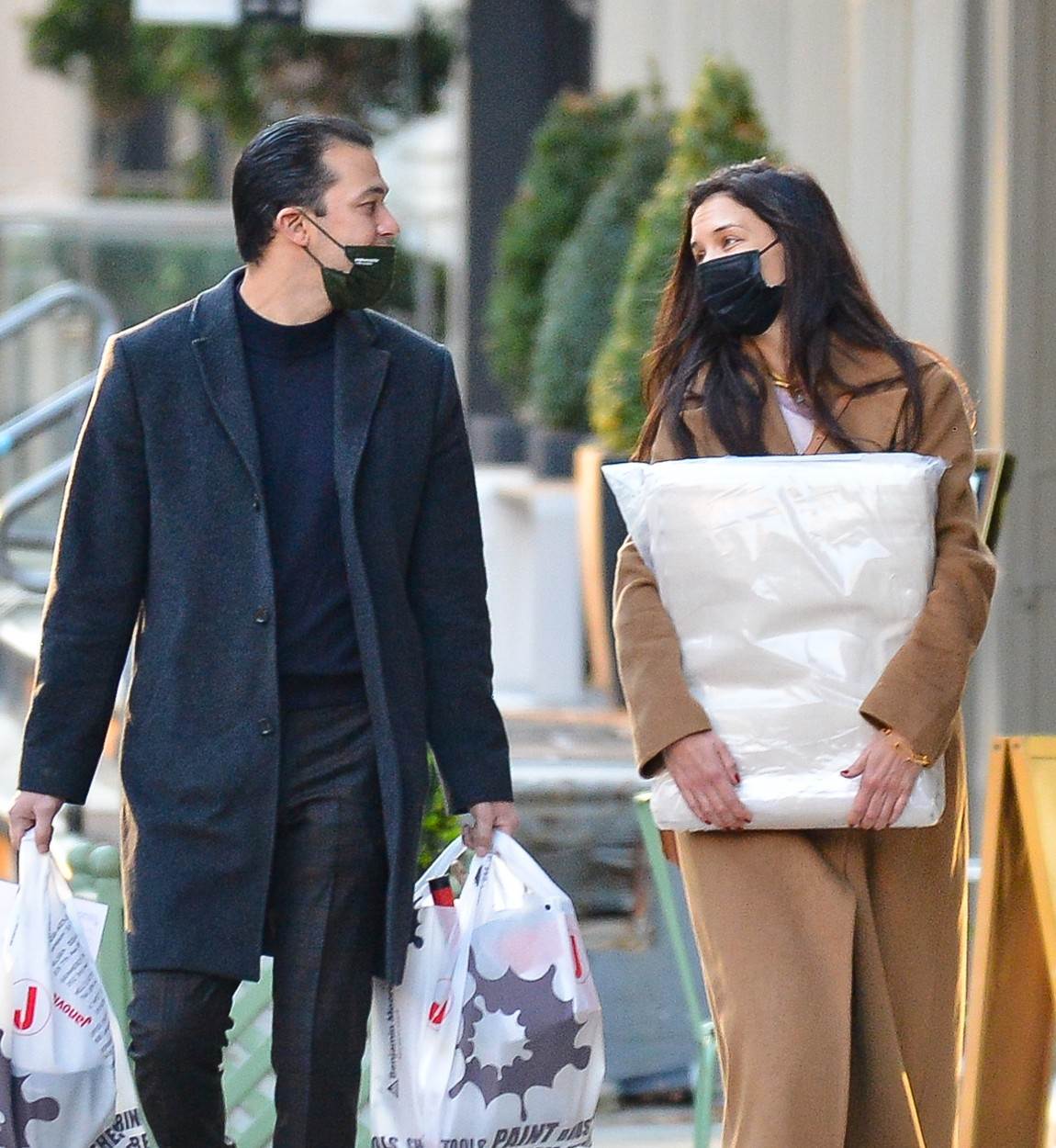 Katie Holmes dečku za Božić pripremila poklon od 60 tisuća kuna
