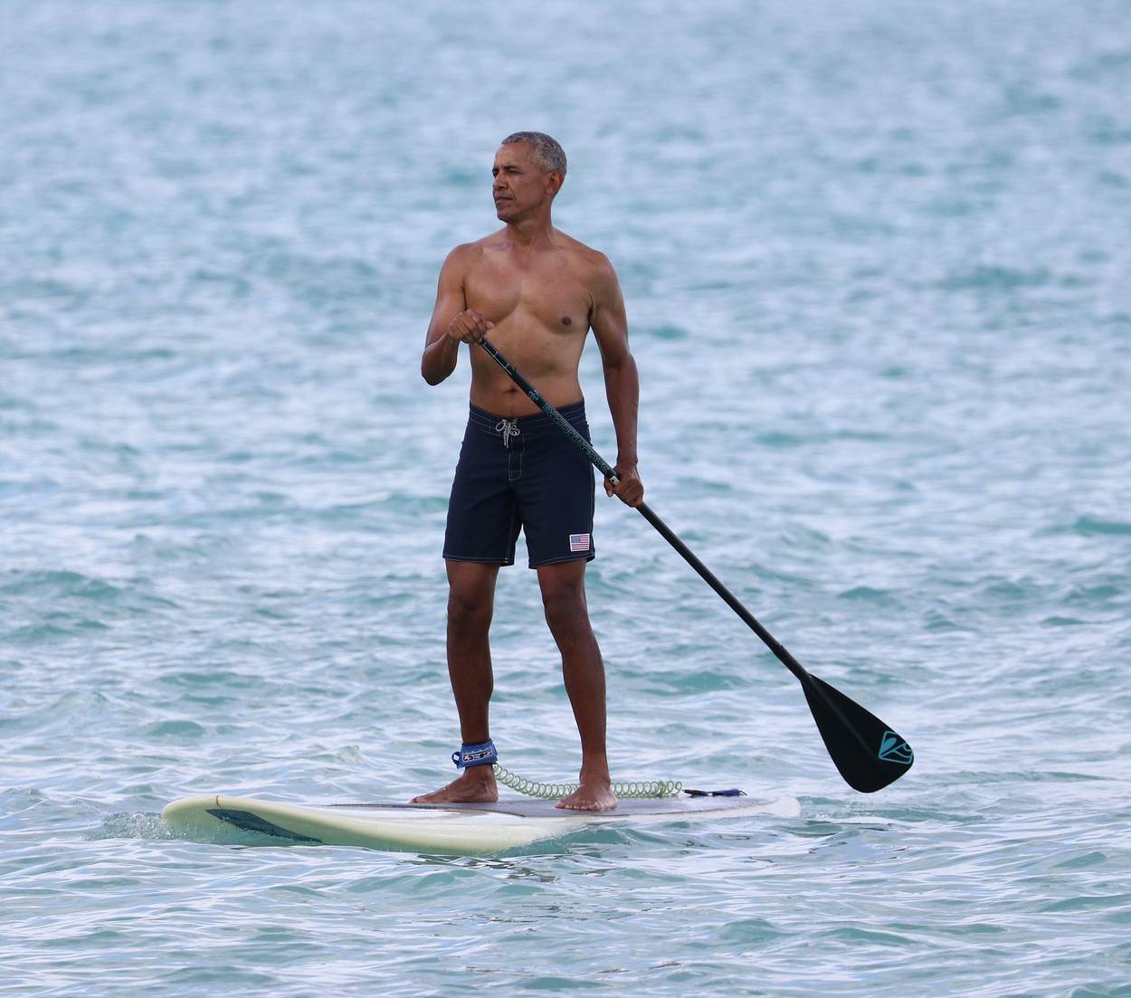 KAKAV TORZO! Barack Obama (59) posramio bi i mlađe fit figurom