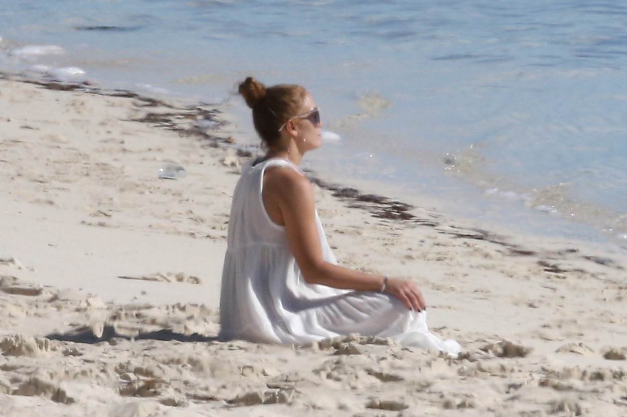 J. Lo nas je počastila prizorom: Za njenim tijelom uzdišu i muškarci i žene