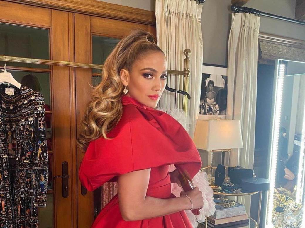 Jennifer Lopez često pozira u zavodničkim kreacijama.