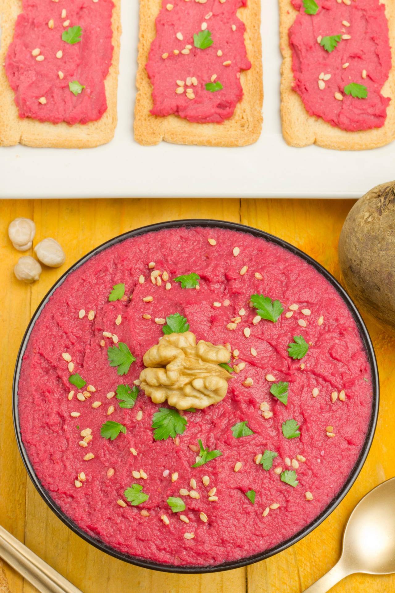 Humus od cikle zdravo je i jednostavno jelo