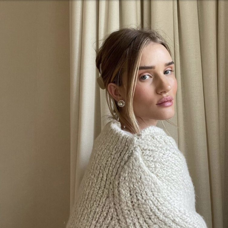 Rosie Huntington-Whiteley spremna je otkriti nam tajnu svoje ljepote