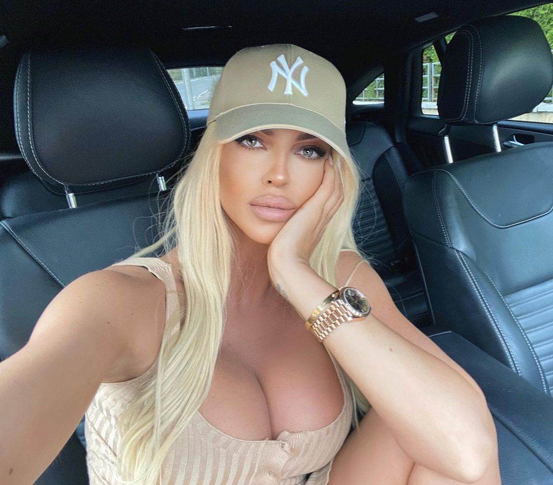 Jelena Karleuša selfie