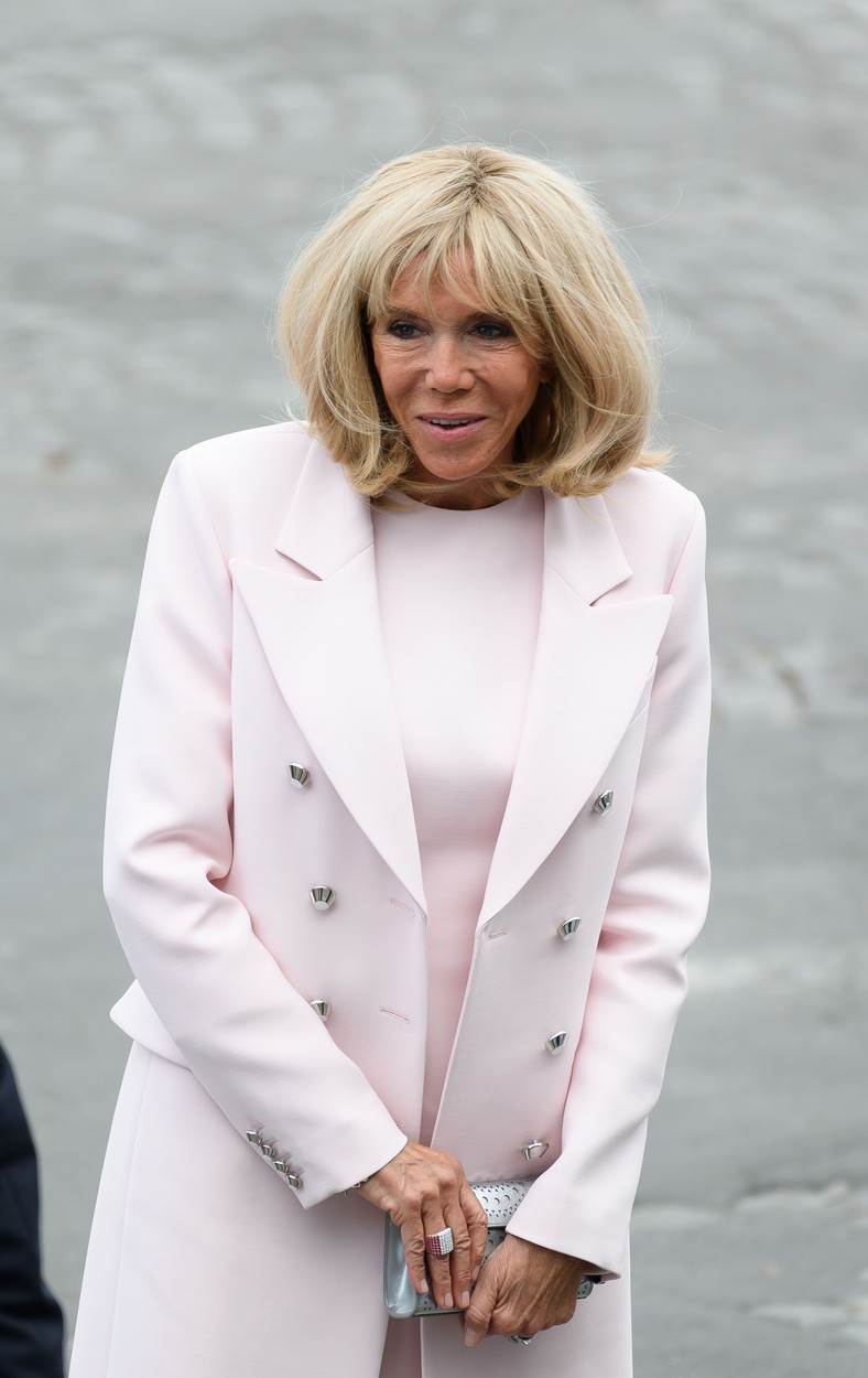 Procurile fotografije Brigitte Macron u kupaćem kostimu