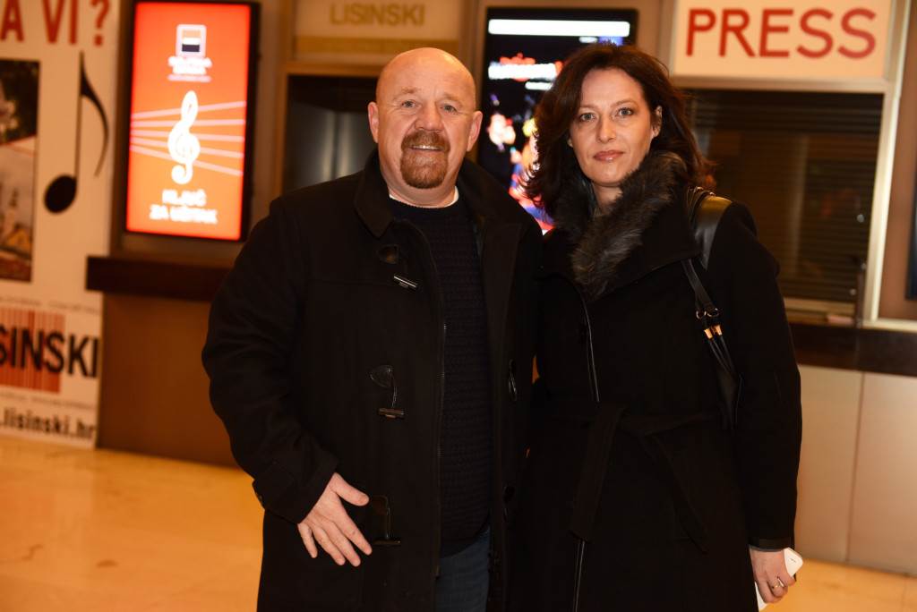 SVI NA KONCERTU Poznati na pozornici i u publici pjevali za Kemu