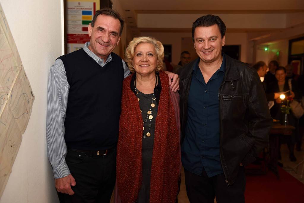 Premijerom predstave 'U agoniji' otvorena je Scena Ribnjak