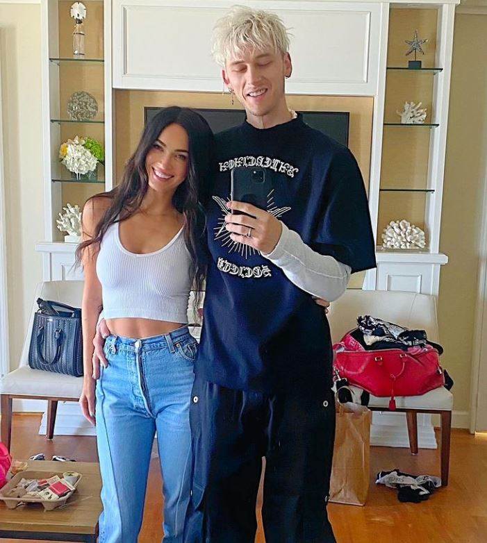 Megan Fox i Machine Gun Kelly pozirali ispred ogledala