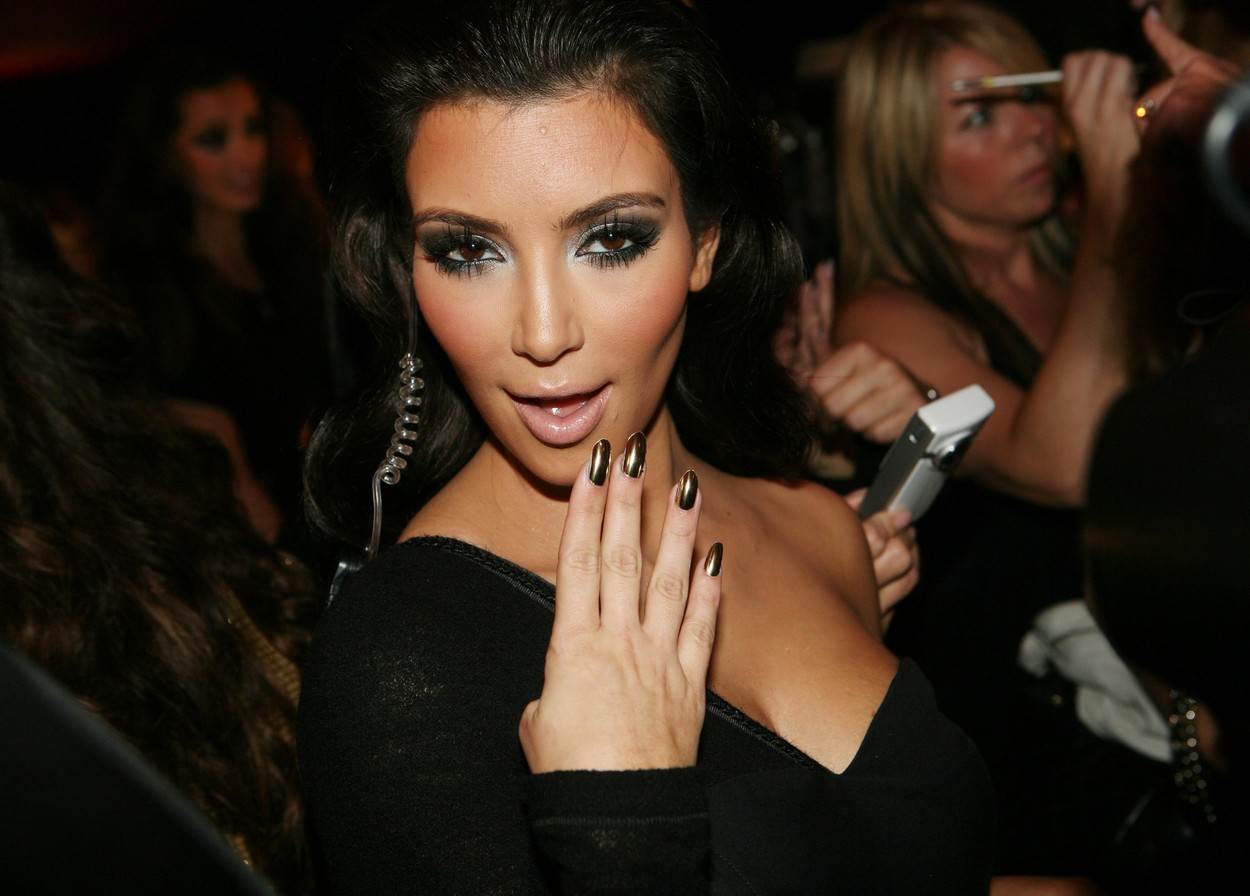 Što je Kim Kardashian radila na licu