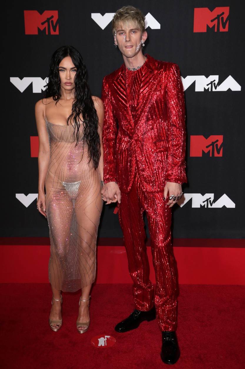 Megan i MGK red carpet