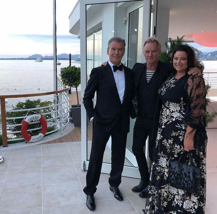 Keely Shaye Smith i Pierce Brosnan