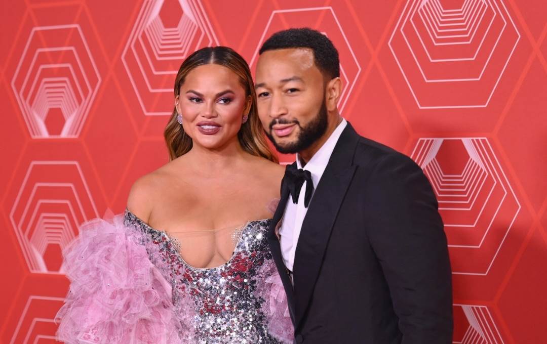 Bivša manekenka Chrissy Teigen i glazbenik John Legend dobit će treće dijete