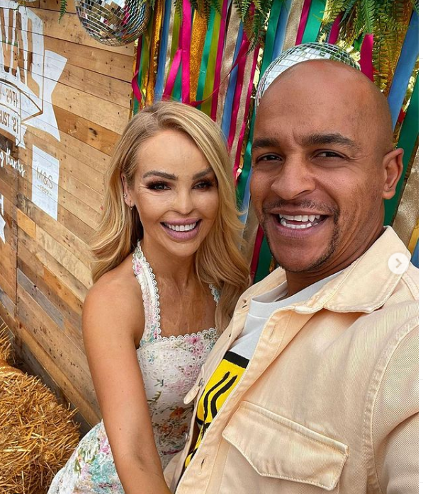 Katie Piper sa suprugom Jamesom Suttonom ima dvije kćeri.