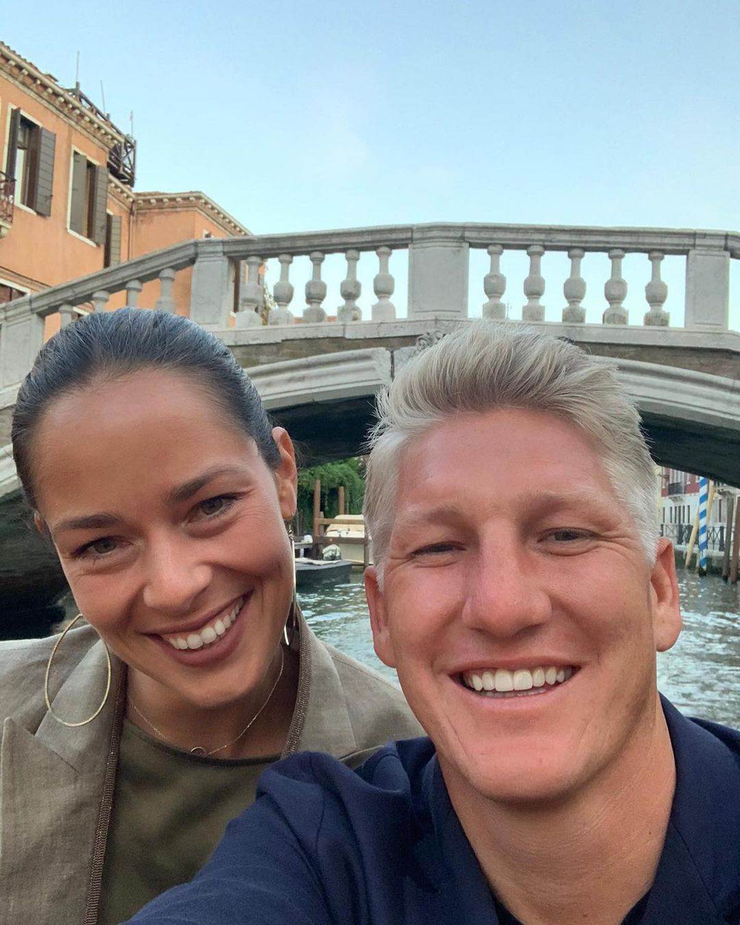 Ana Ivanović i Schweinsteiger ovih dana promoviraju njegovu biografiju