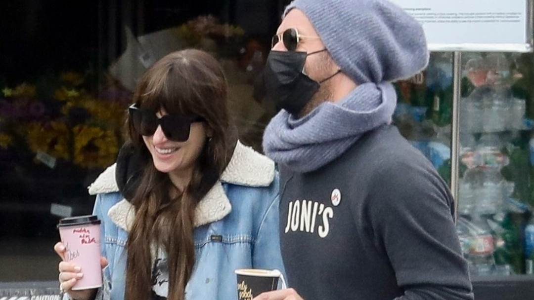 Dakota Johnson i Chris Martin