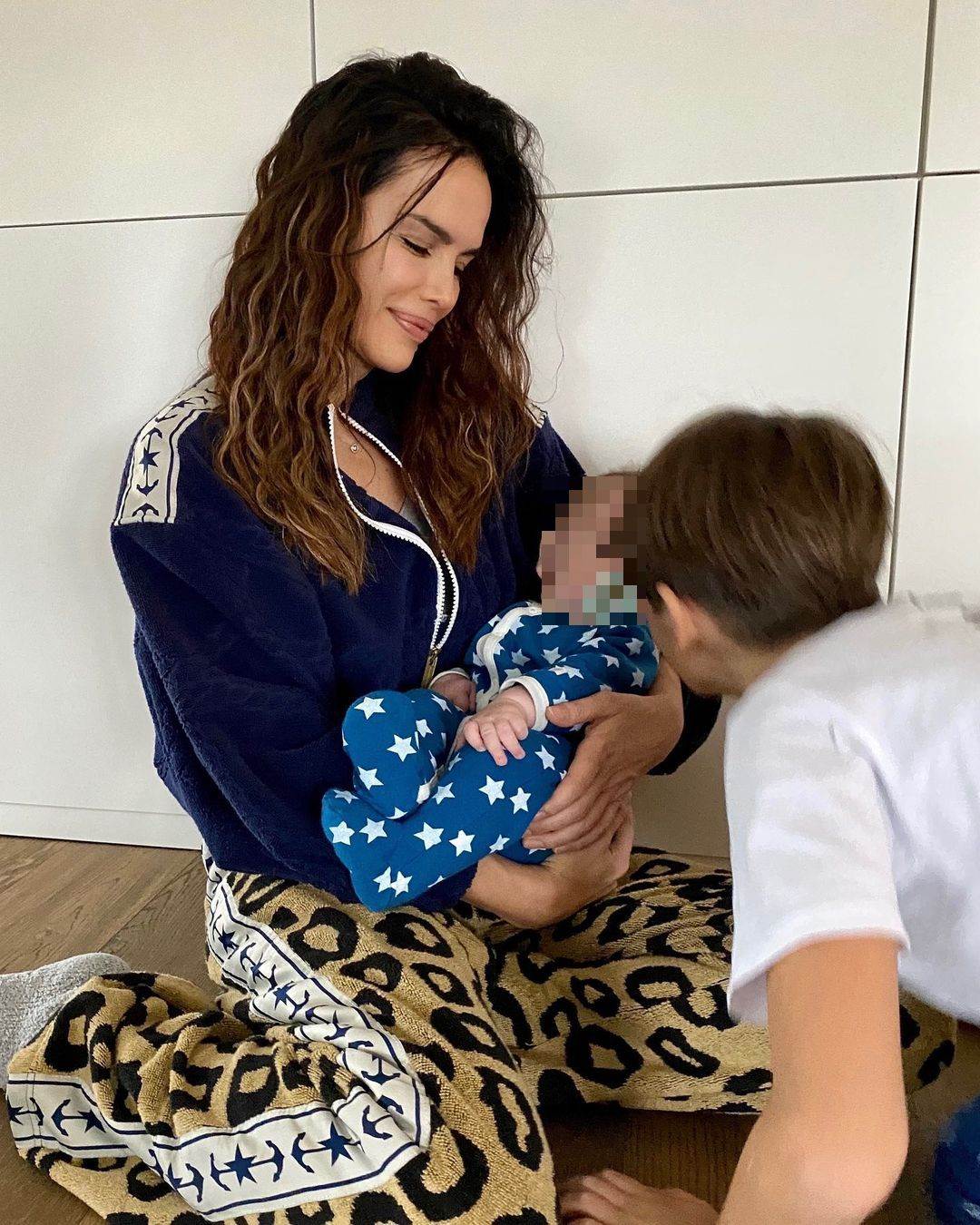 Severina iz propale veze s poduzetnikom Milanom Popovićem ima sina Aleksandra.
