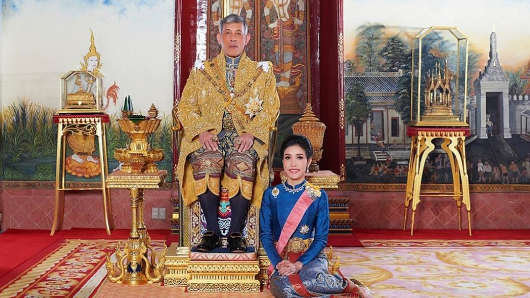 Sineenat Wongvajirapakdi i Maha Vajiralongkorn