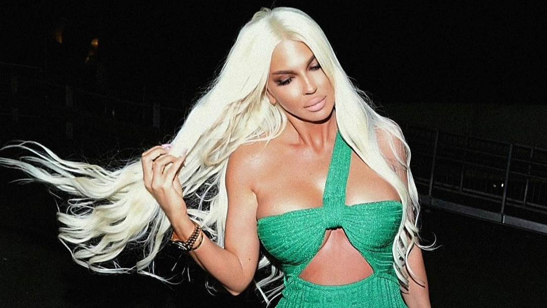 Jelena Karleuša otputovala je u Dubai s kćerkama i menadžerom