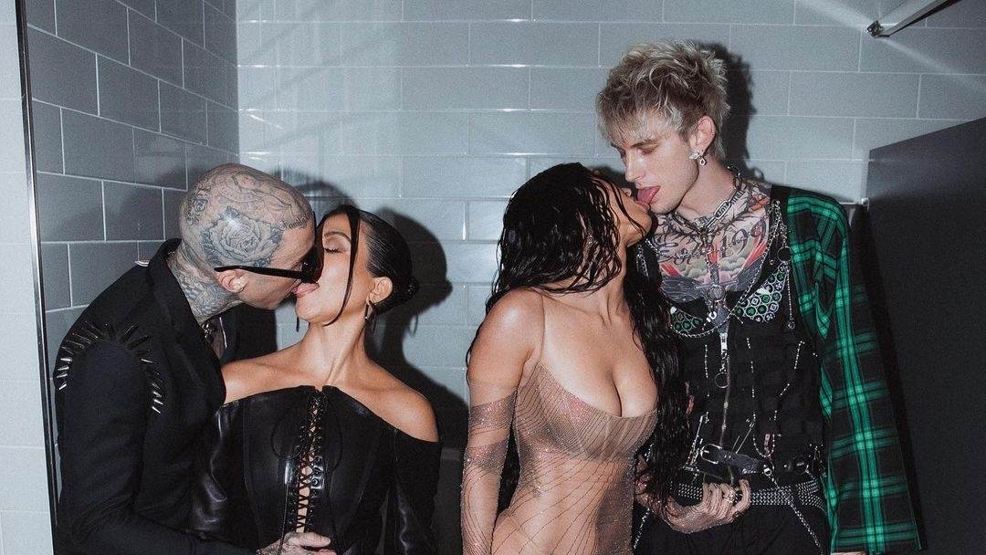 Megan Fox i zaručnik Machine Gun Kelly često se druže s Kourtney Kardashian i Travisom Barkerom.