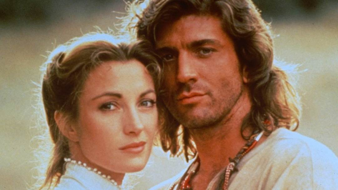 Jane Seymor i Joe Lando poziraju zagrljeni