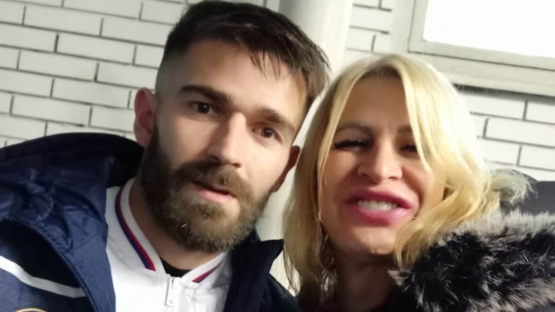 Marko Livaja i Romana Taylor pozirali nakon utakmice