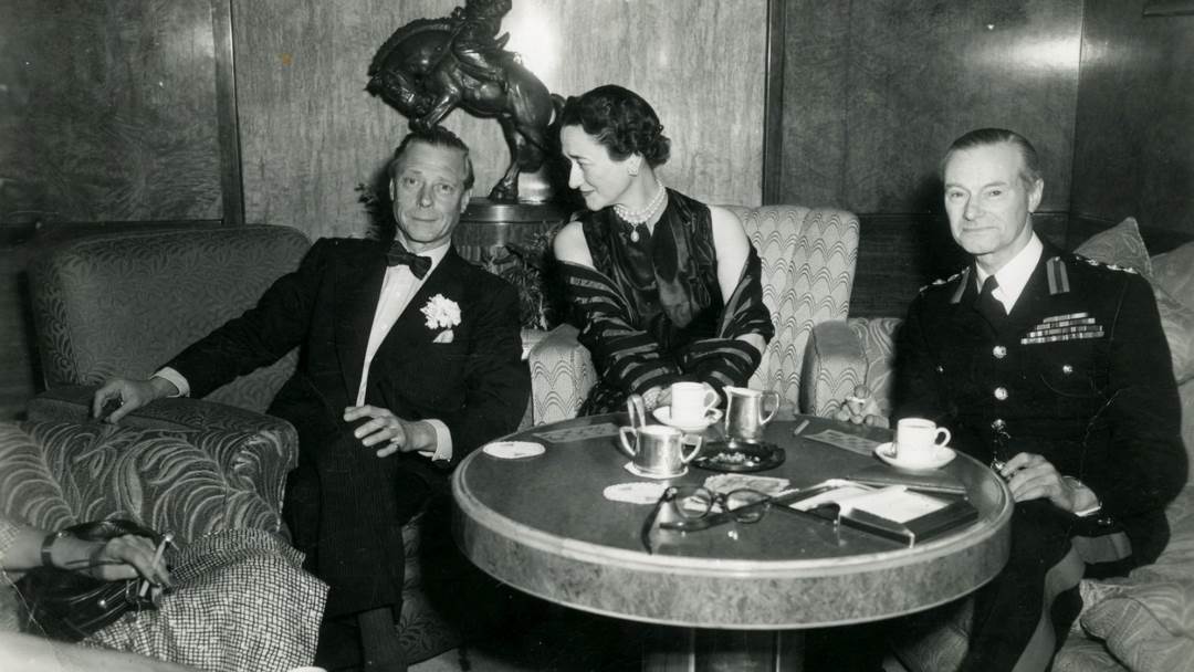 Kralj Edward VIII. je abdicirao 11. prosinca 1936. s prijestolja zbog Wallis Simpson.