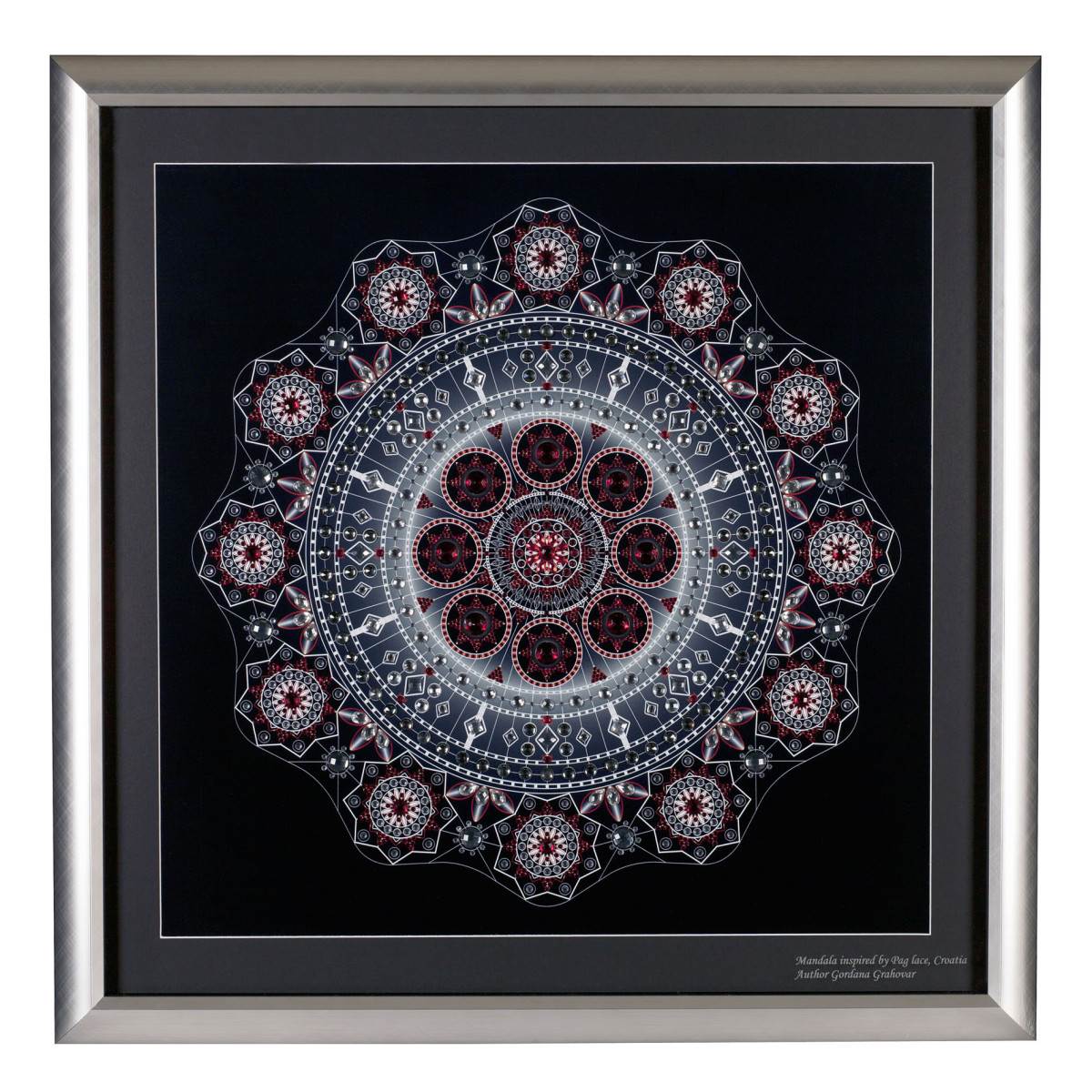 mandala-inspirirana-paskom-cipkom-osvojila-london