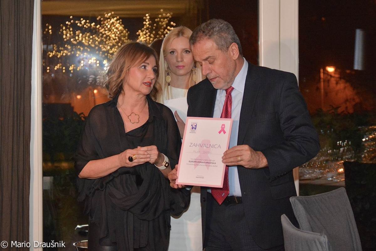 na-bozicnom-druzenju-europa-donne-najavljena-suradnja-s-tonyem-cetinskim