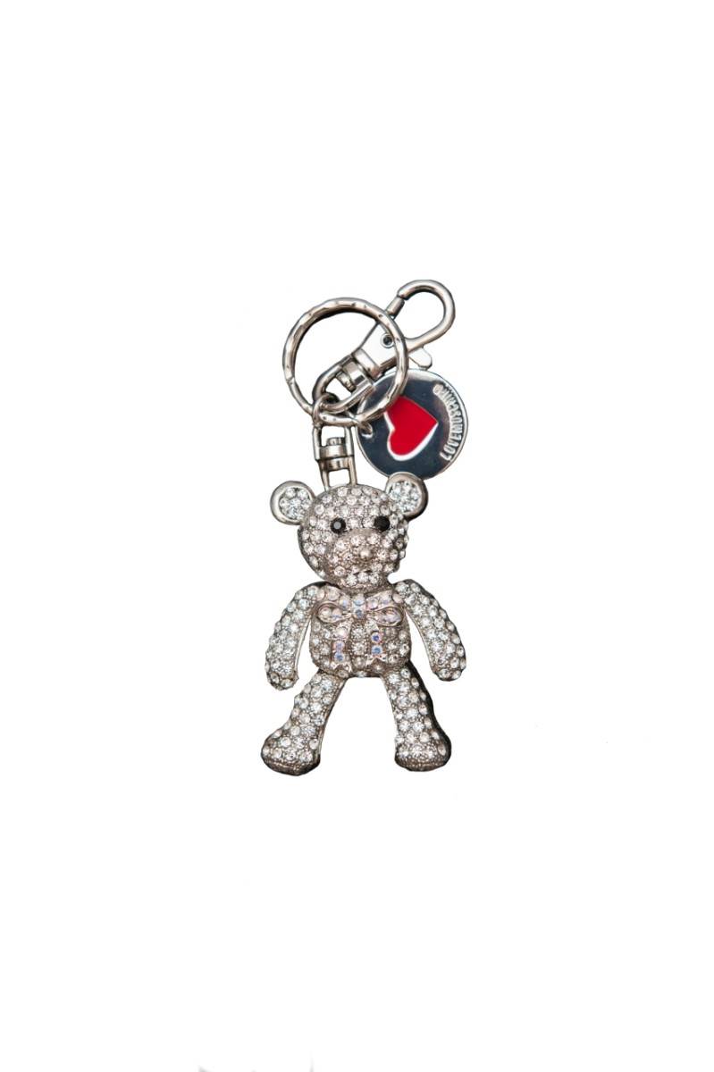 romanticni-i-trendy-pokloni-na-policama-xyz-premium-fashion-storea