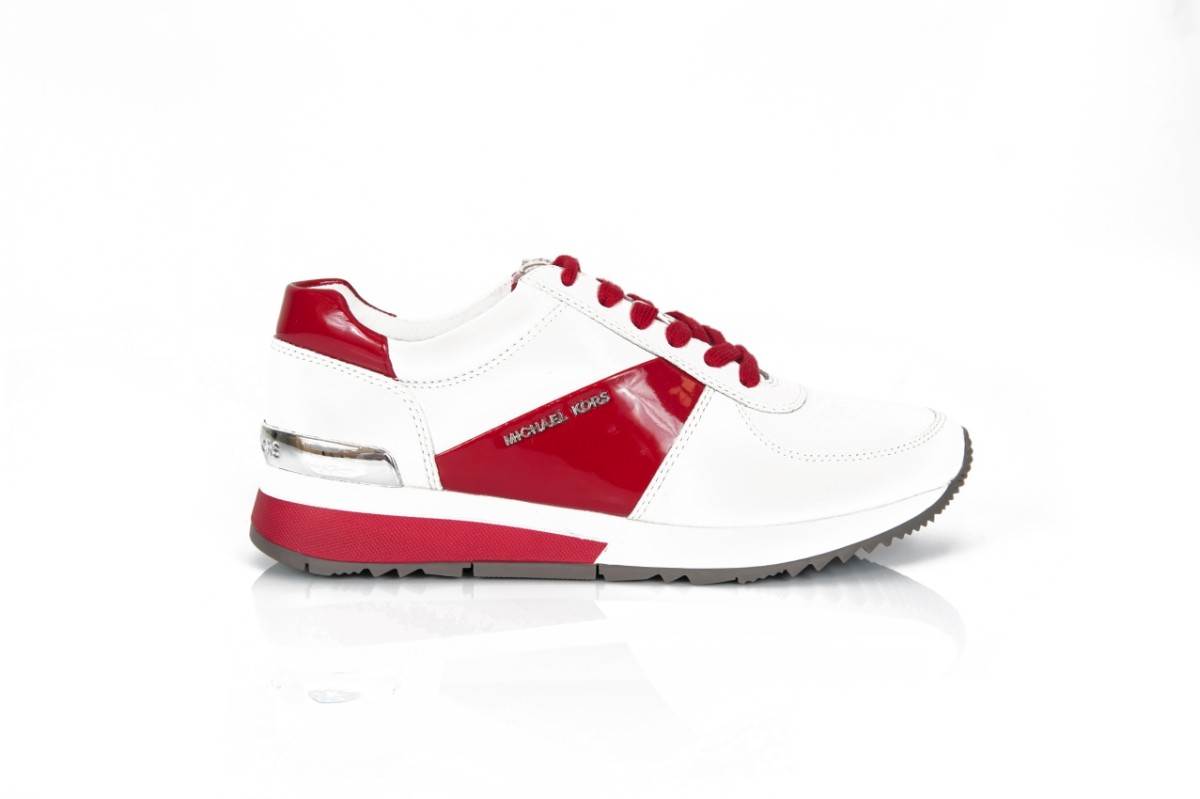 romanticni-i-trendy-pokloni-na-policama-xyz-premium-fashion-storea