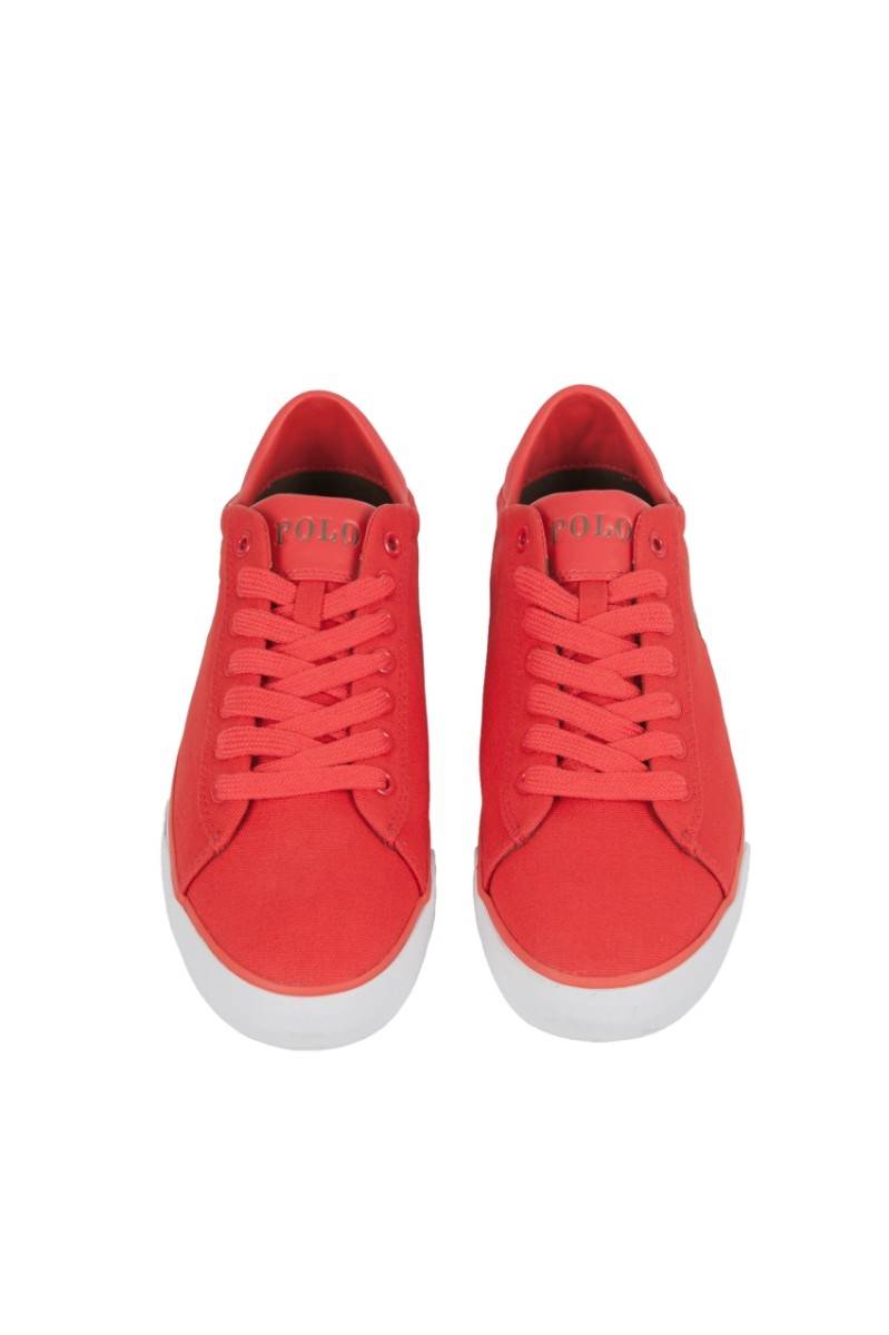 romanticni-i-trendy-pokloni-na-policama-xyz-premium-fashion-storea