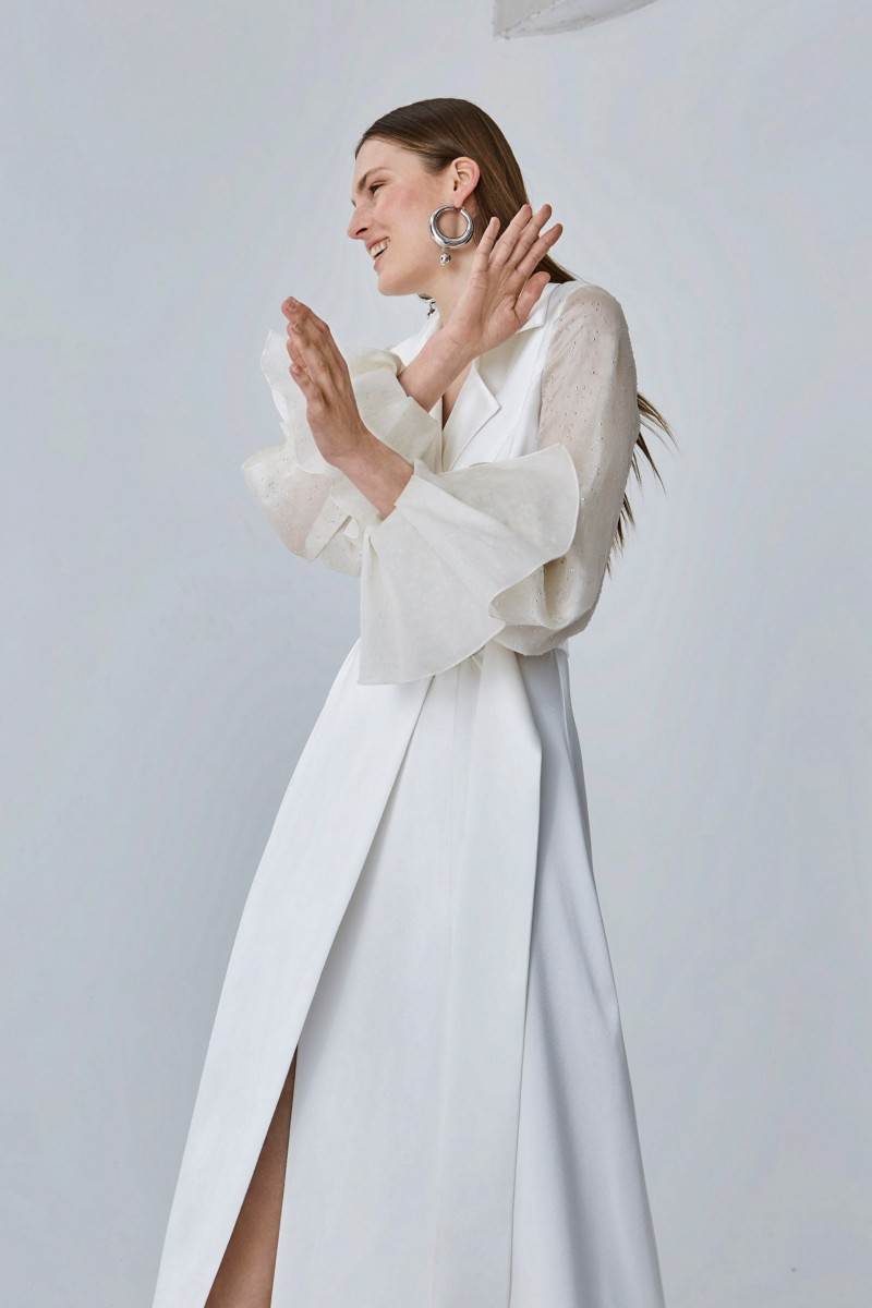 bridal-modni-trendovi-u-2021-carobni-rukavi-naglasena-ramena