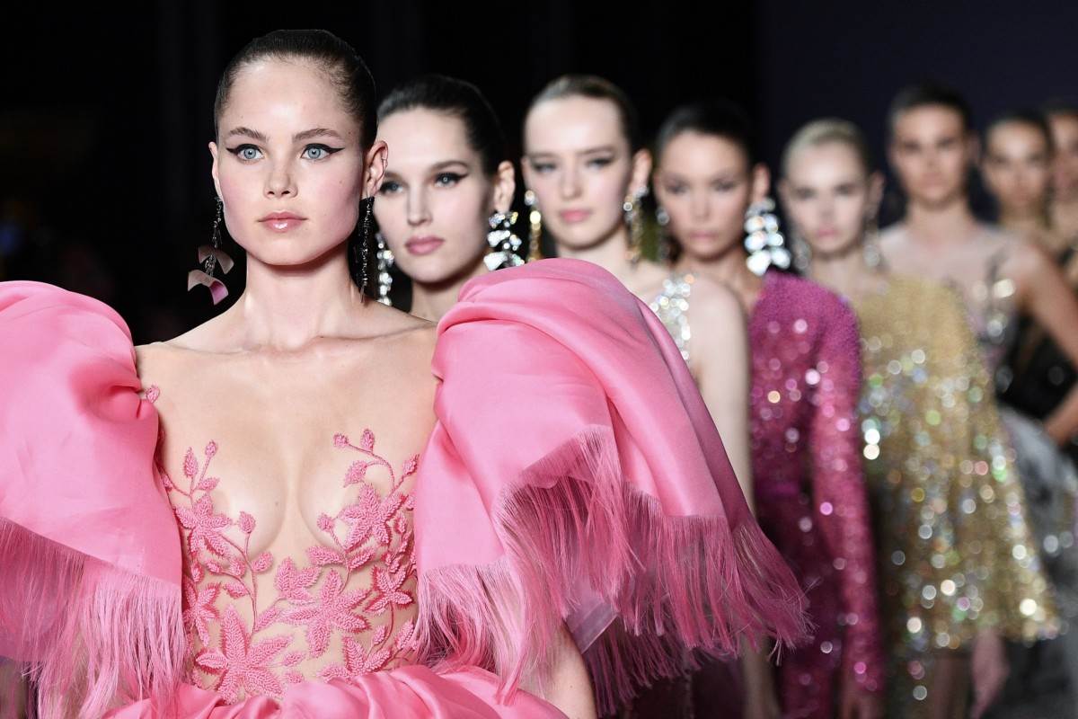 paris-haute-couture-2021-visoka-moda-trendovi-fashion-2021