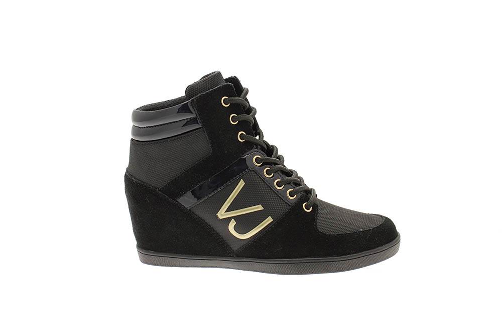 novo-chic-lice-sportske-elegancije-u-versace-jeans-kolekciji-tenisica