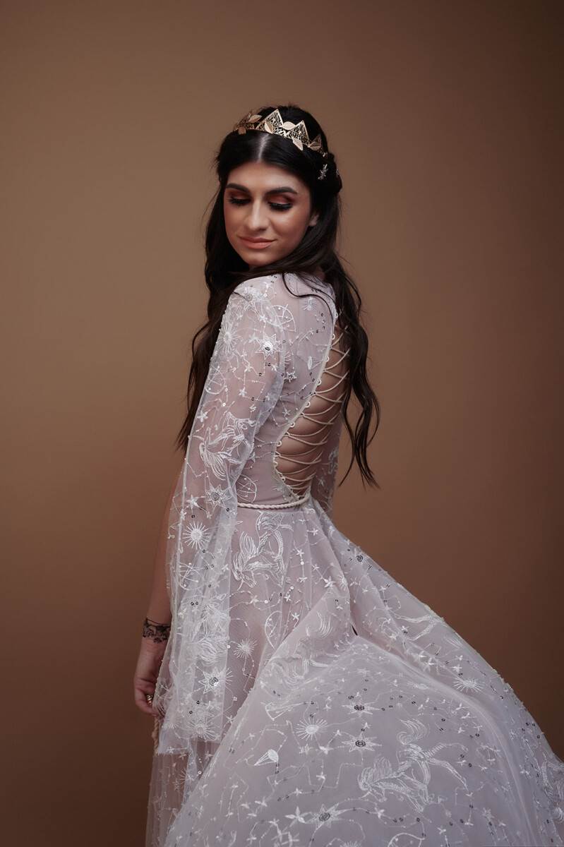 boho-mladenke-predstavljamo-vam-naj-boho-kolekciju-gray-boho-bridal-collection-2021