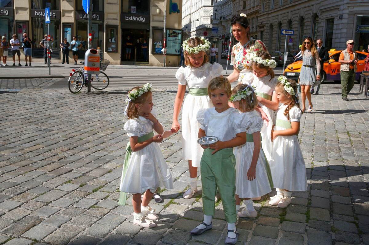 royal-vjencanje-sezone-u-valentino-vjencanici-se-udala-princeza-maria-anunciata-od-lihtenstajna