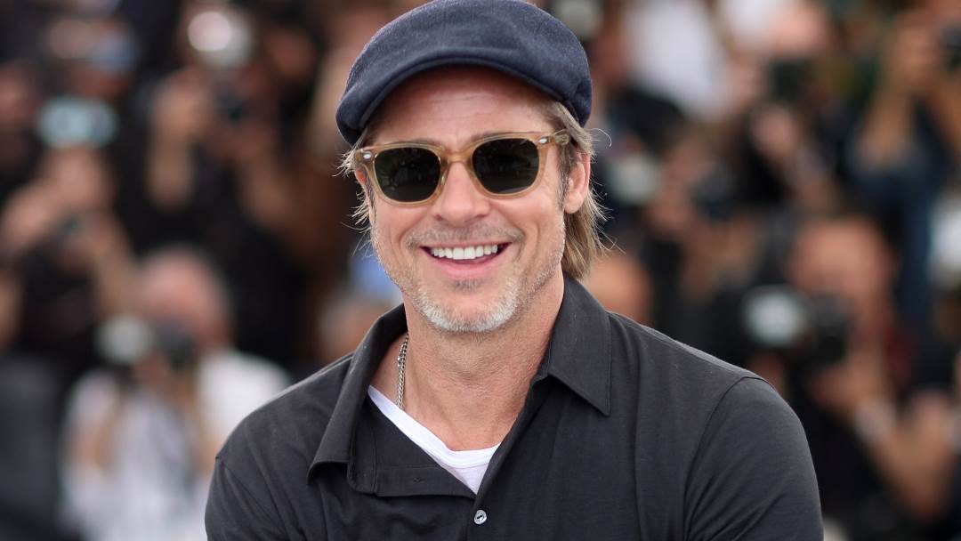 Brad Pitt se smije