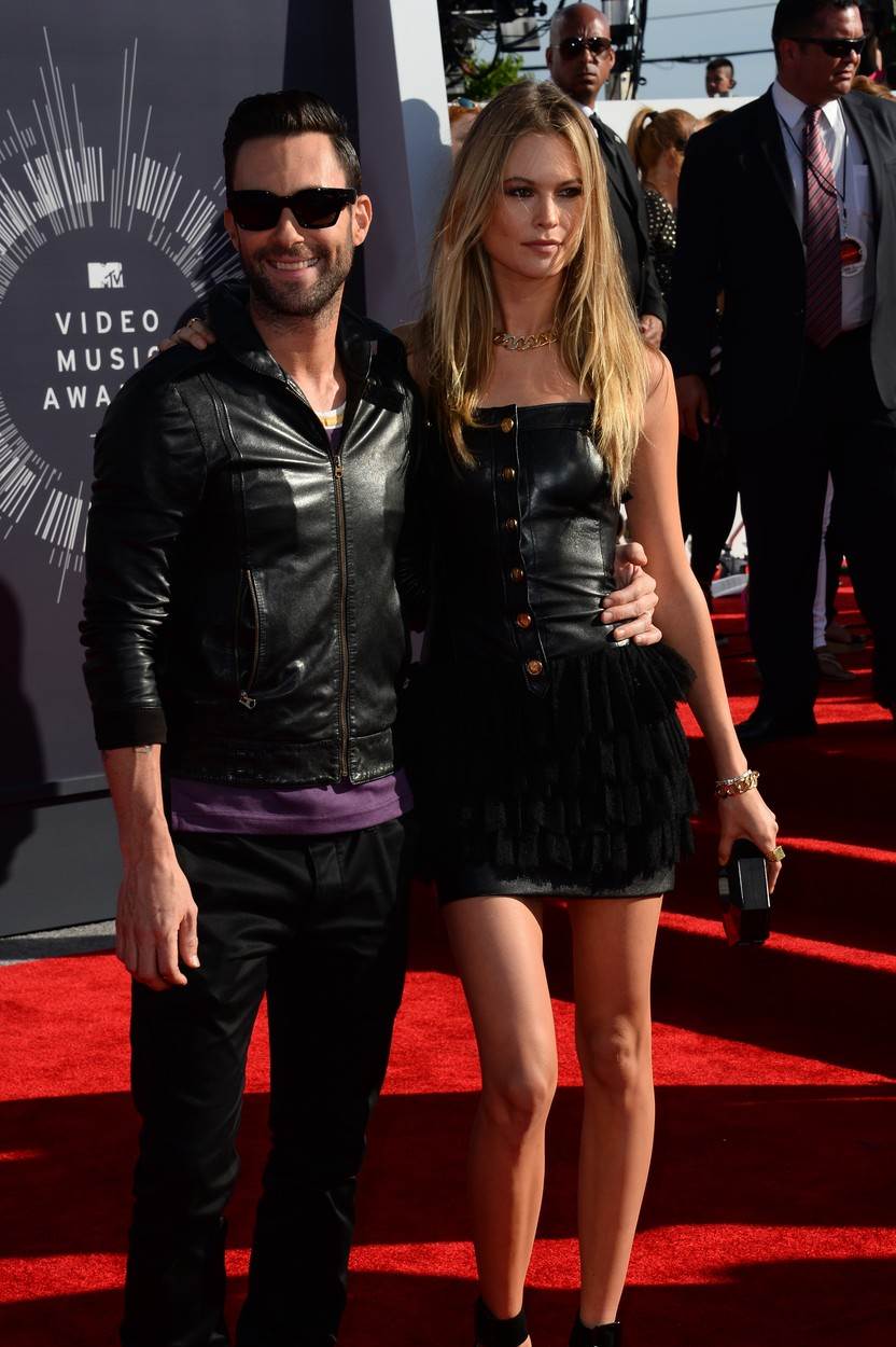 Adam Levine sa suprugom Behati Prinsloo