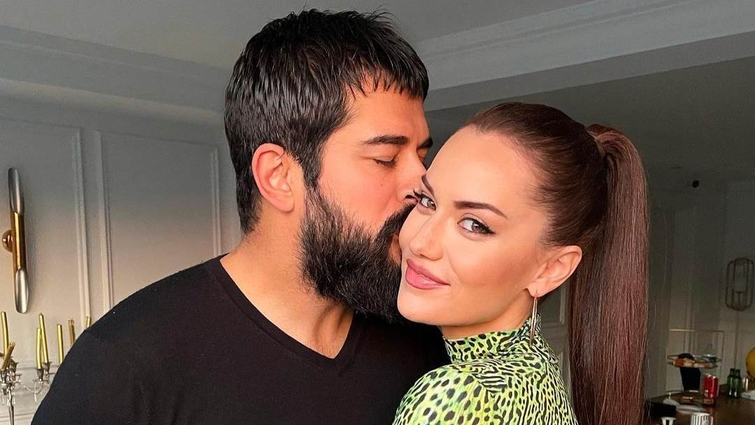 Burak Ozcivit sa suprugom Fahriye Evcen