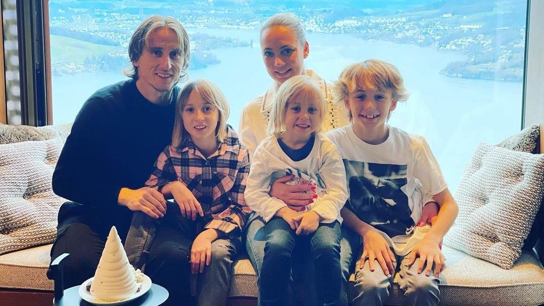 Luka Modrić i Vanja Modrić s obitelji