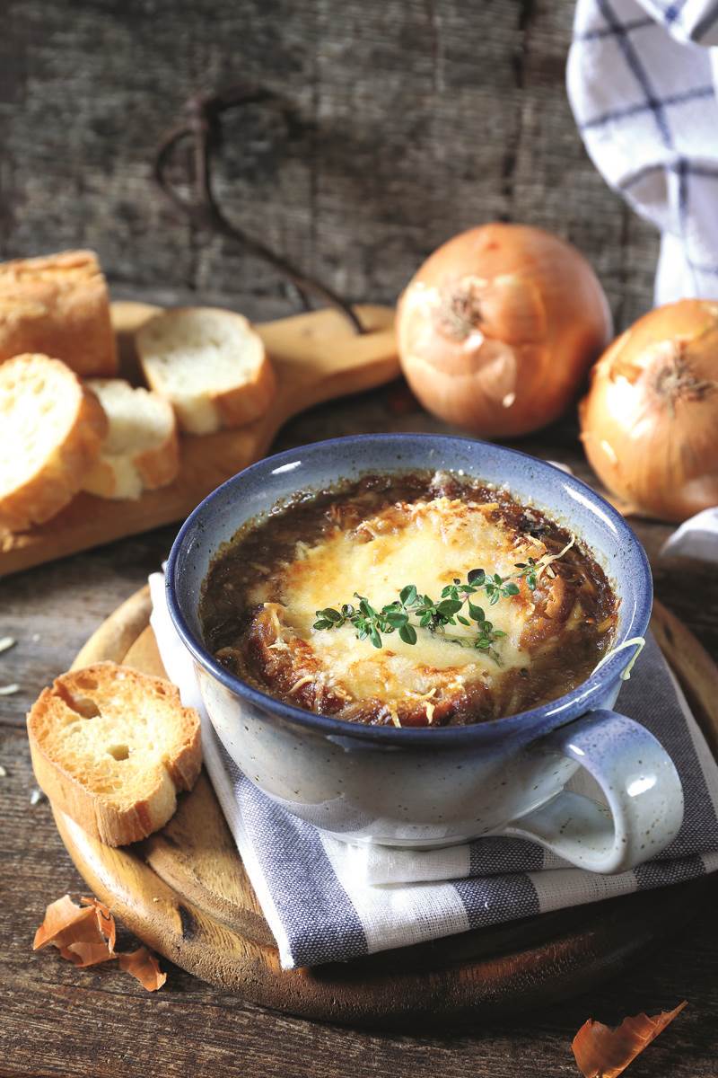 stock-photo-french-onions-soup-with-baguette-rustic-style-on-wooden-background-1493194817(1).jpg