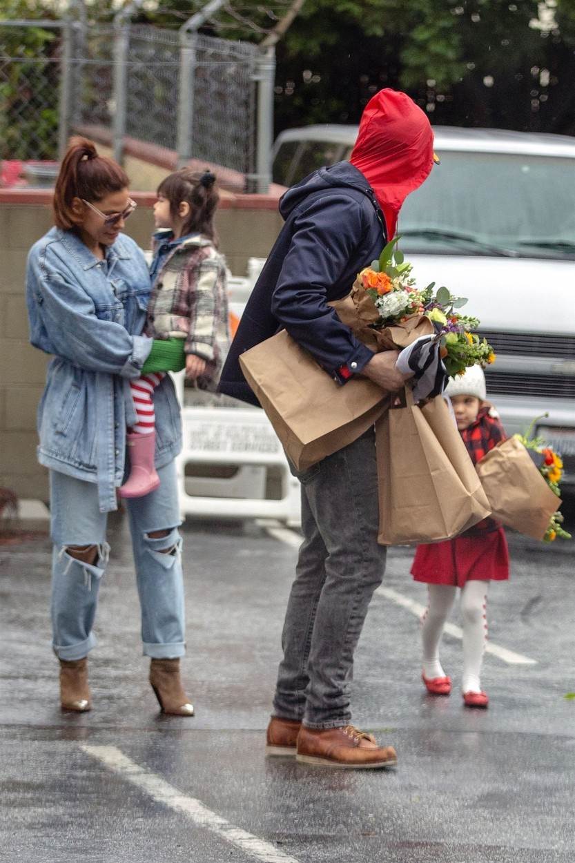 Ryan Gosling i Eva Mendes s kćerkicama