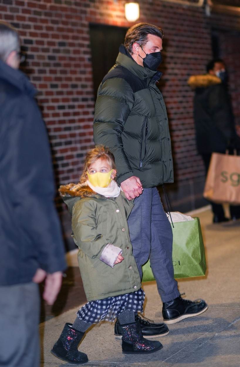 Bradley Cooper i kćer Lea viđeni nakon snimanja The Late Show-a