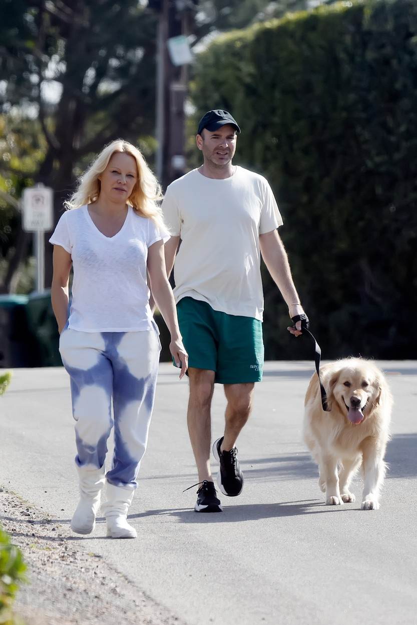 Pamela Anderson i Dan Hayhurst vjenčali su se na Badnjak 2020.