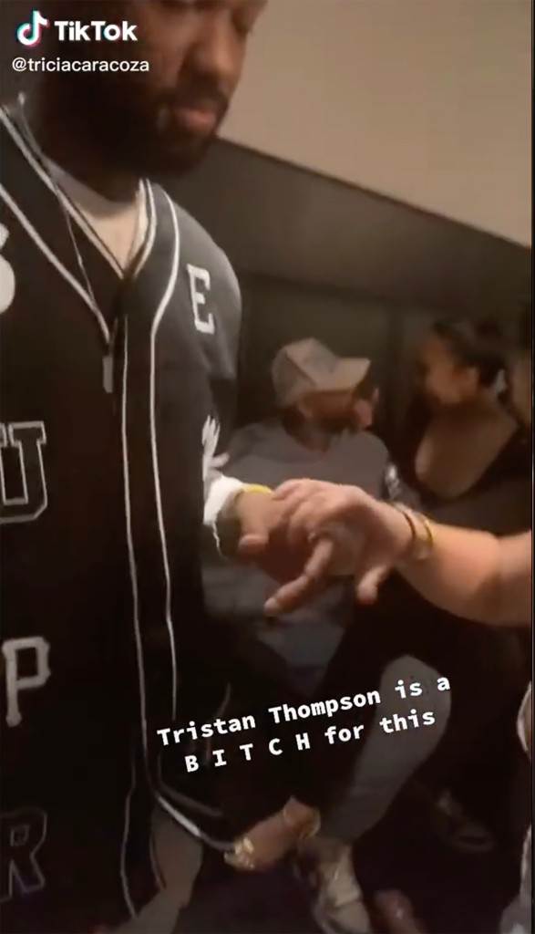 Tristan Thompson s nepoznatom ženom koja mu sjedi u krilu