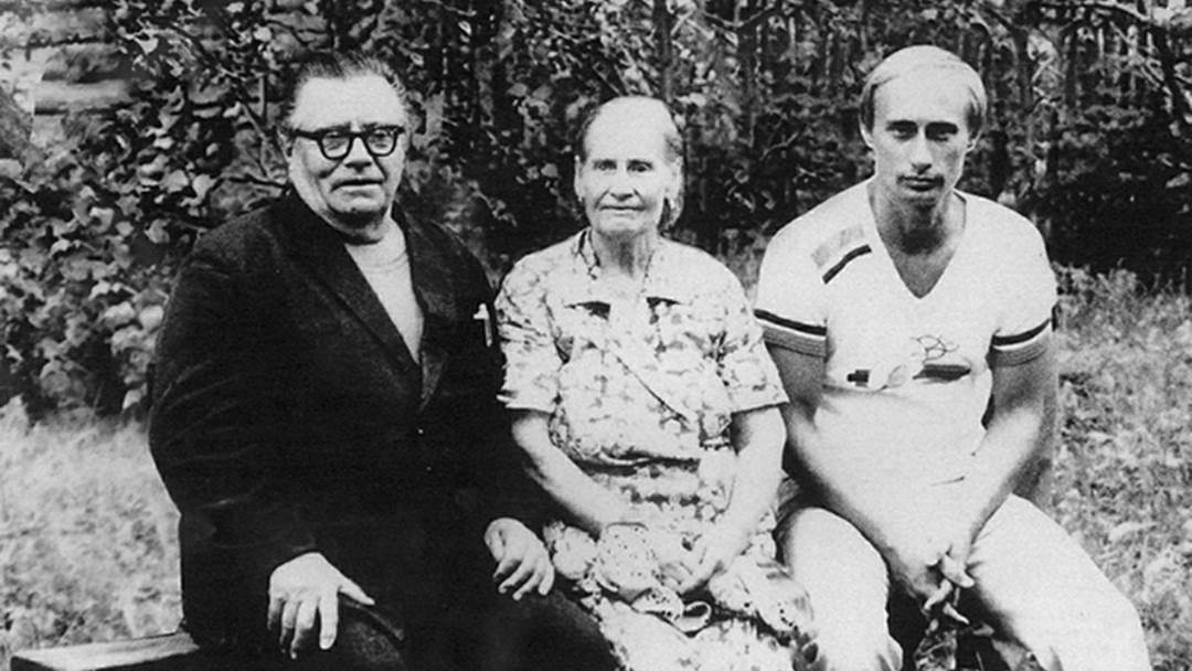 Vladimir Putin je sin Marije Ivanovne Shelomove i Spiridona Putina
